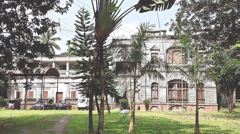 Rajbari Palace